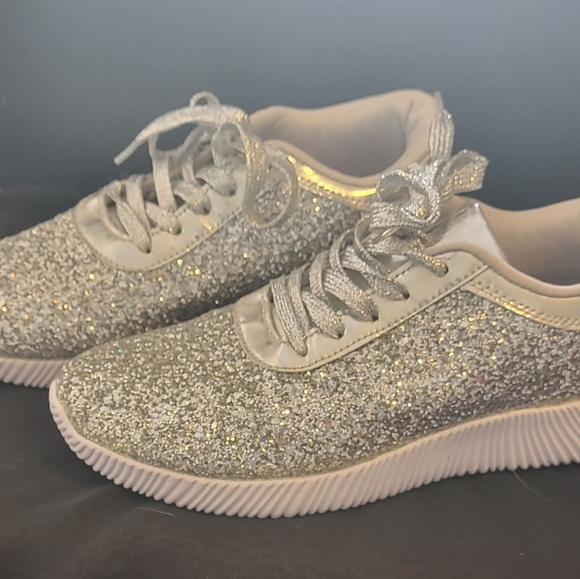 Forever Sparkle Tennies Size 8 Silver - Picture 2 of 5